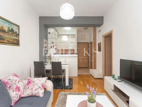 Rent, one bedroom apartment, 37m², Ljubović, Podgorica - image 1