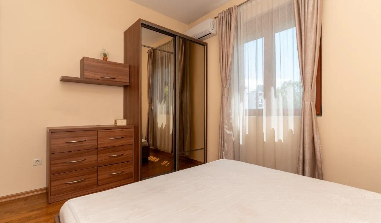 Izdavanje, trosoban stan, 86m², Stara Varoš, Podgorica