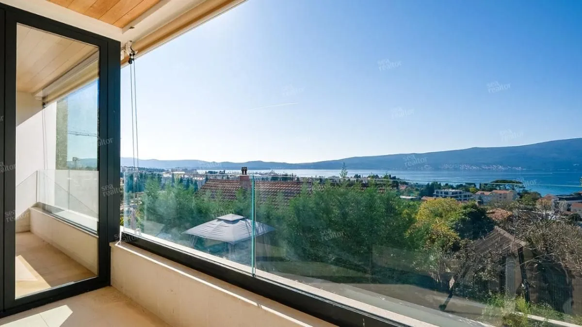Prodaja, dvosoban stan, 100m², Tivat, Crna Gora