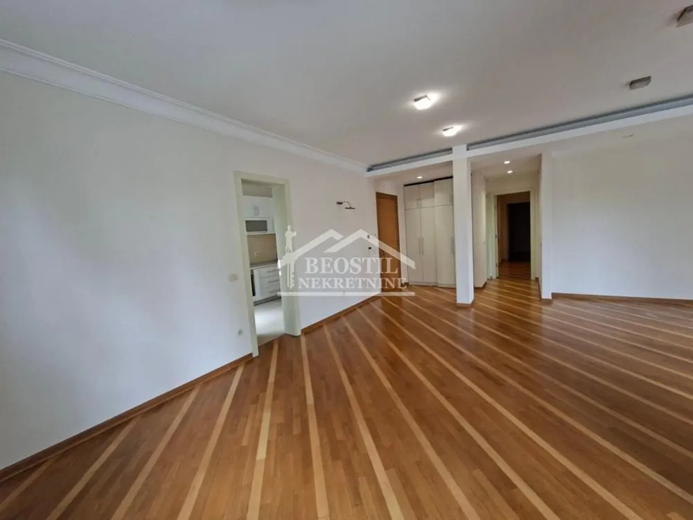 Rent, four bedroom apartment, 125m², Savski Venac, Beograd