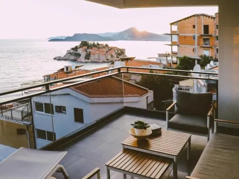 Rent, three bedroom apartment, 155m², Sveti Stefan, Budva - image 8