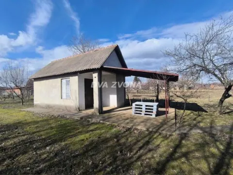 Prodaja, kuća, 35m², Čortanovci, Inđija - image 1