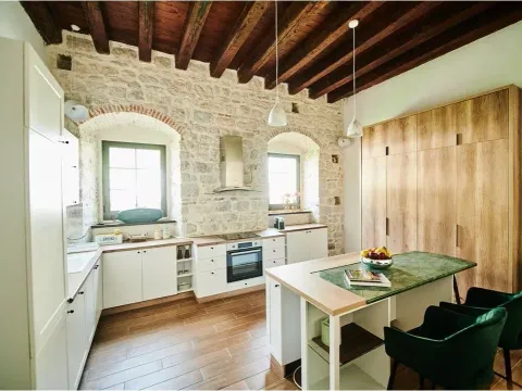 Prodaja, dvosoban stan, 129m², Dobrota, Kotor - image 7