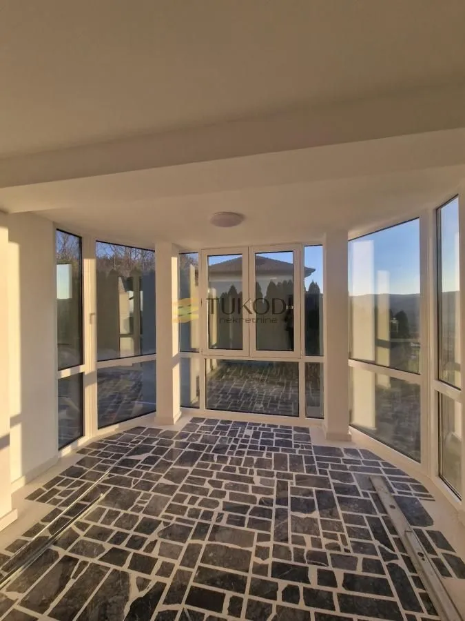 Prodaja, kuća, 550m², Sremska Kamenica, Petrovaradin