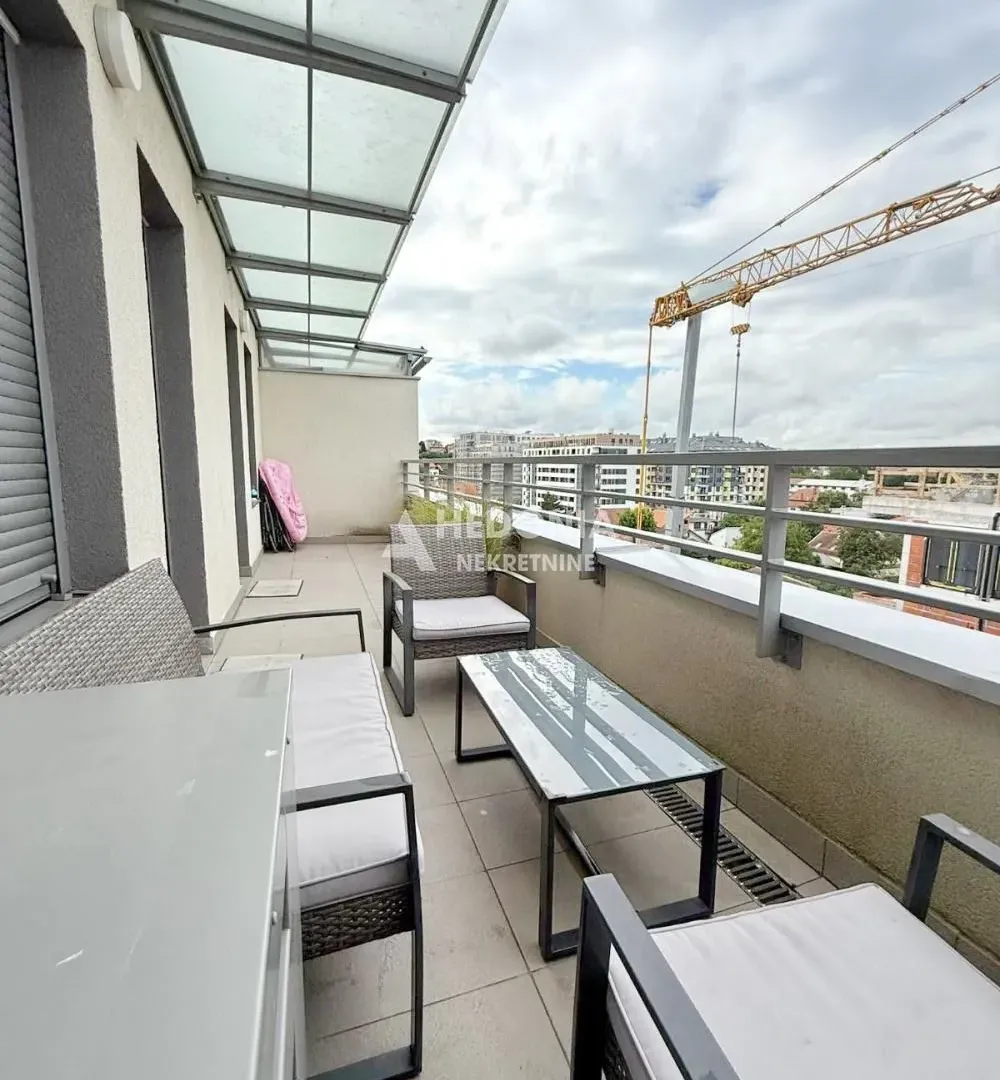 Prodaja, četvorosoban stan, 98m², Zemun Sve Podlokacije, Beograd