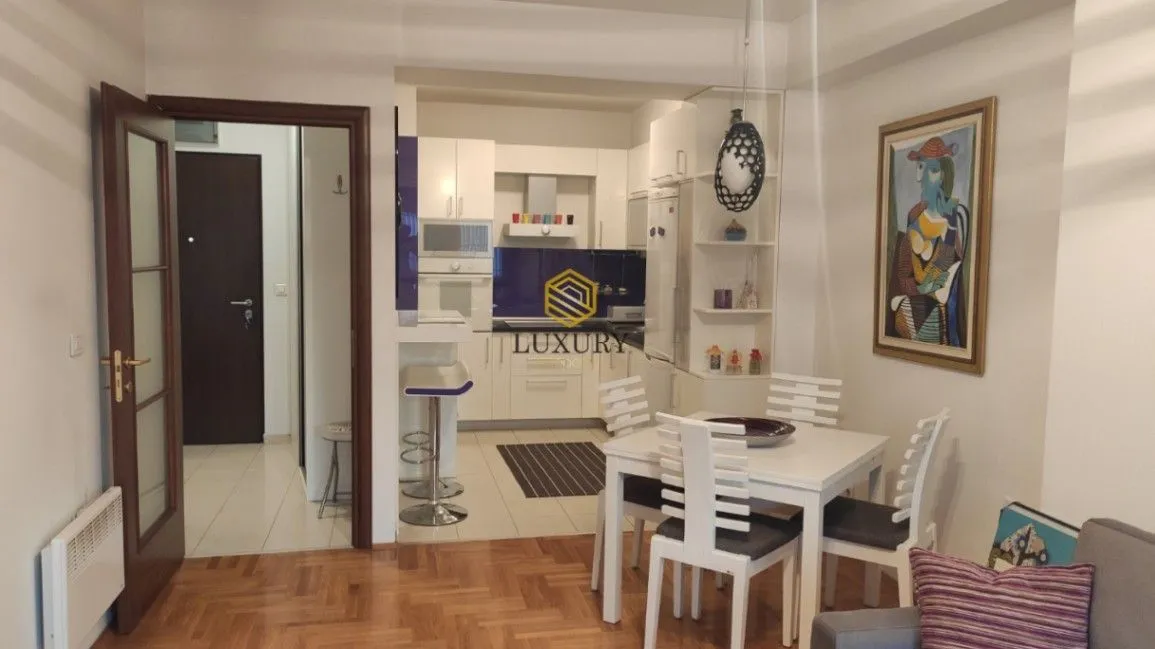 Izdavanje, jednosoban stan, 51m², City Kvart, Podgorica