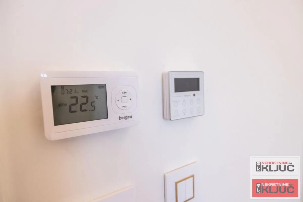 Izdavanje, četvorosoban stan, 135m², Tatarsko brdo, Petrovaradin