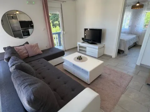 Izdavanje, stan, 44m², Dobre Vode, Bar - image 6