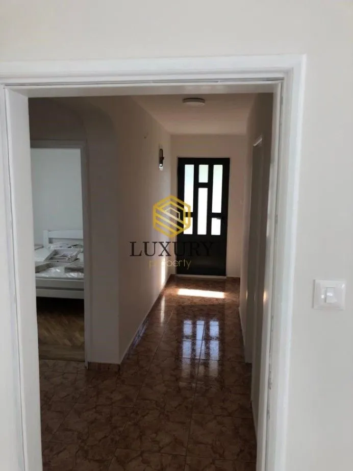 Izdavanje, dvosoban stan, 44m², Momišići, Podgorica