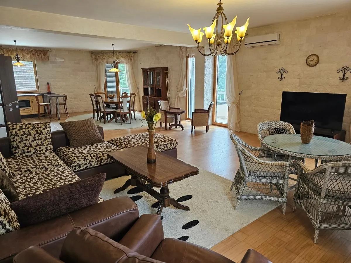 Prodaja, trosoban stan, 146m², Sveti Stefan, Budva