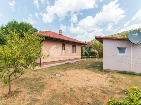 Izdavanje, kuća, 77m², Pričelje, Podgorica - image 13