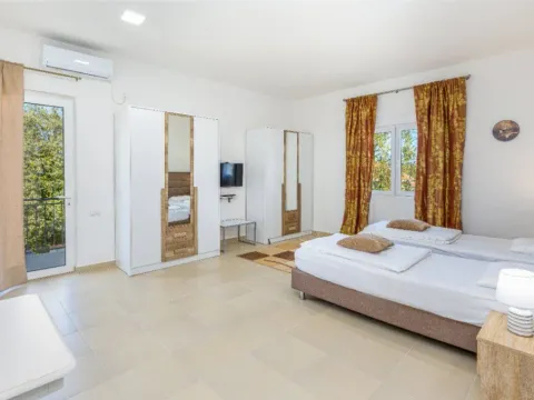 Rent, studio apartment, 35m², Radovići, Tivat - image 6