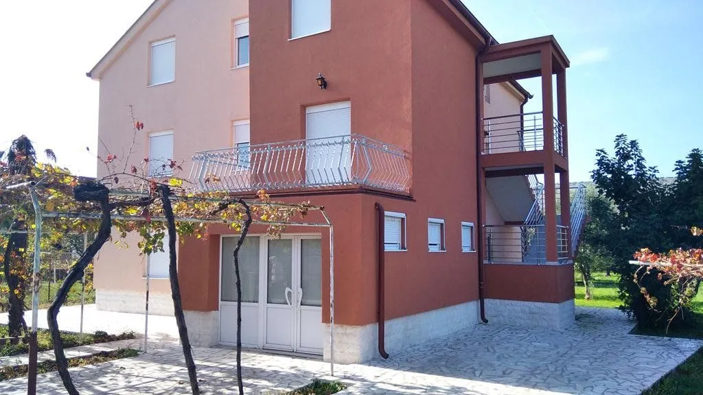 Rent, two bedroom apartment, 100m², Dalmatinska ulica, Podgorica