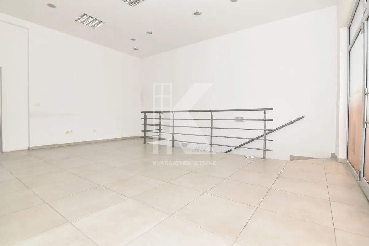 Rent, office space, 180m², Tološka šuma, Podgorica