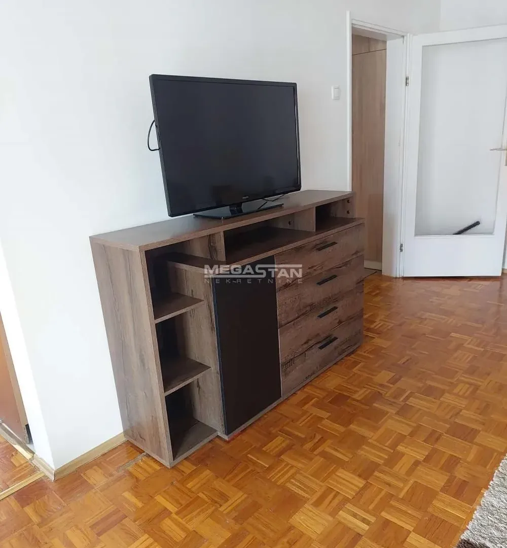 Izdavanje, jednosoban stan, 47m², Novi Beograd Blok 72, Novi Beograd Sve Podlokacije