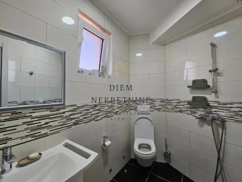 Izdavanje, trosoban stan, 120m², Ilino, Bar - image 17