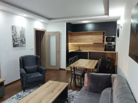 Izdavanje, dvosoban stan, 77m², Master Kvart, Podgorica - image 1