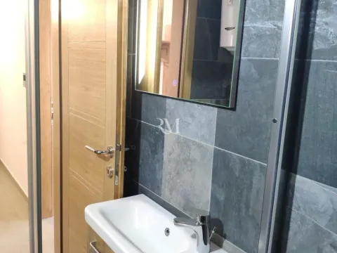 Rent, one bedroom apartment, 45m², Centar, Tivat - image 4