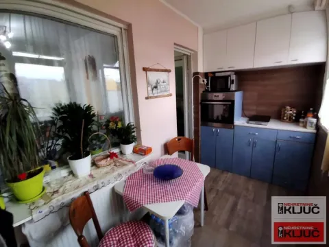 Sale, three bedroom apartment, 76m², Sajmište, Novi Sad - image 5