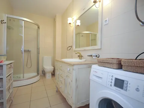 Prodaja, dvosoban stan, 64m², Budva, Crna Gora - image 13