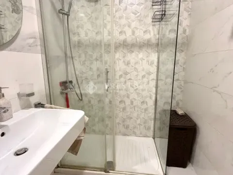 Izdavanje, jednosoban stan, 50m², Central Point, Podgorica - image 9