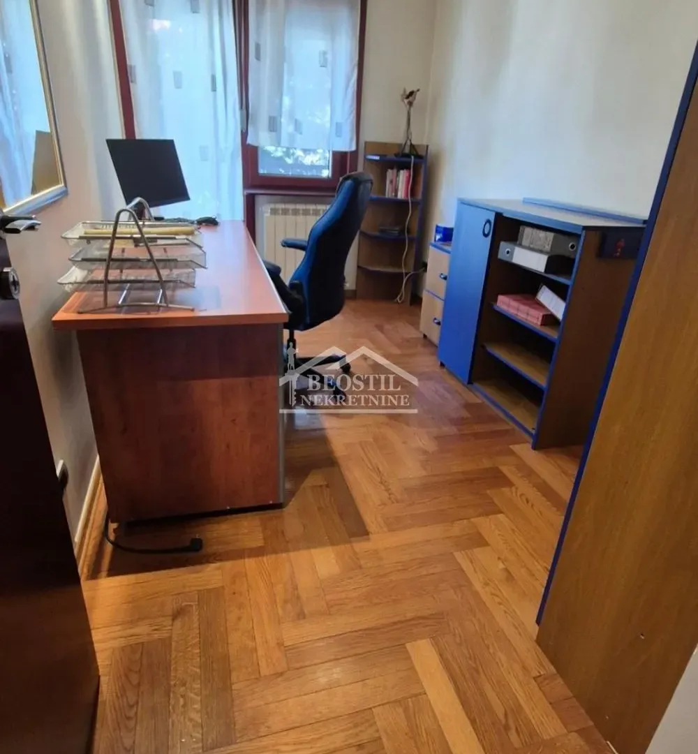 Rent, house, 319m², Julino Brdo, Beograd
