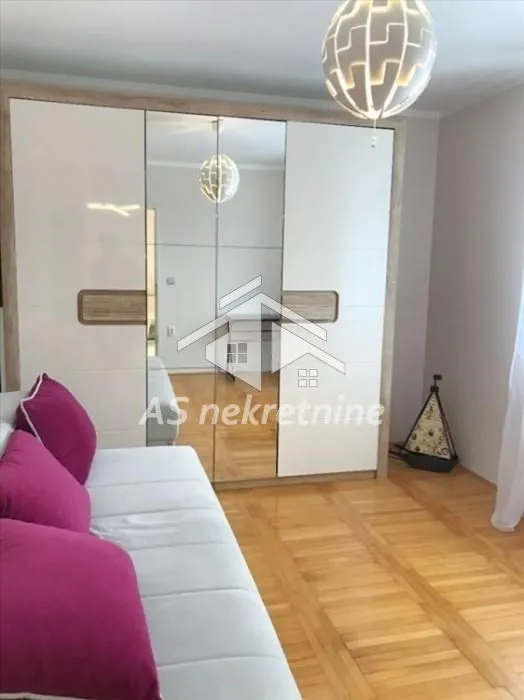 Rent, three bedroom apartment, 72m², Savski Venac, Beograd
