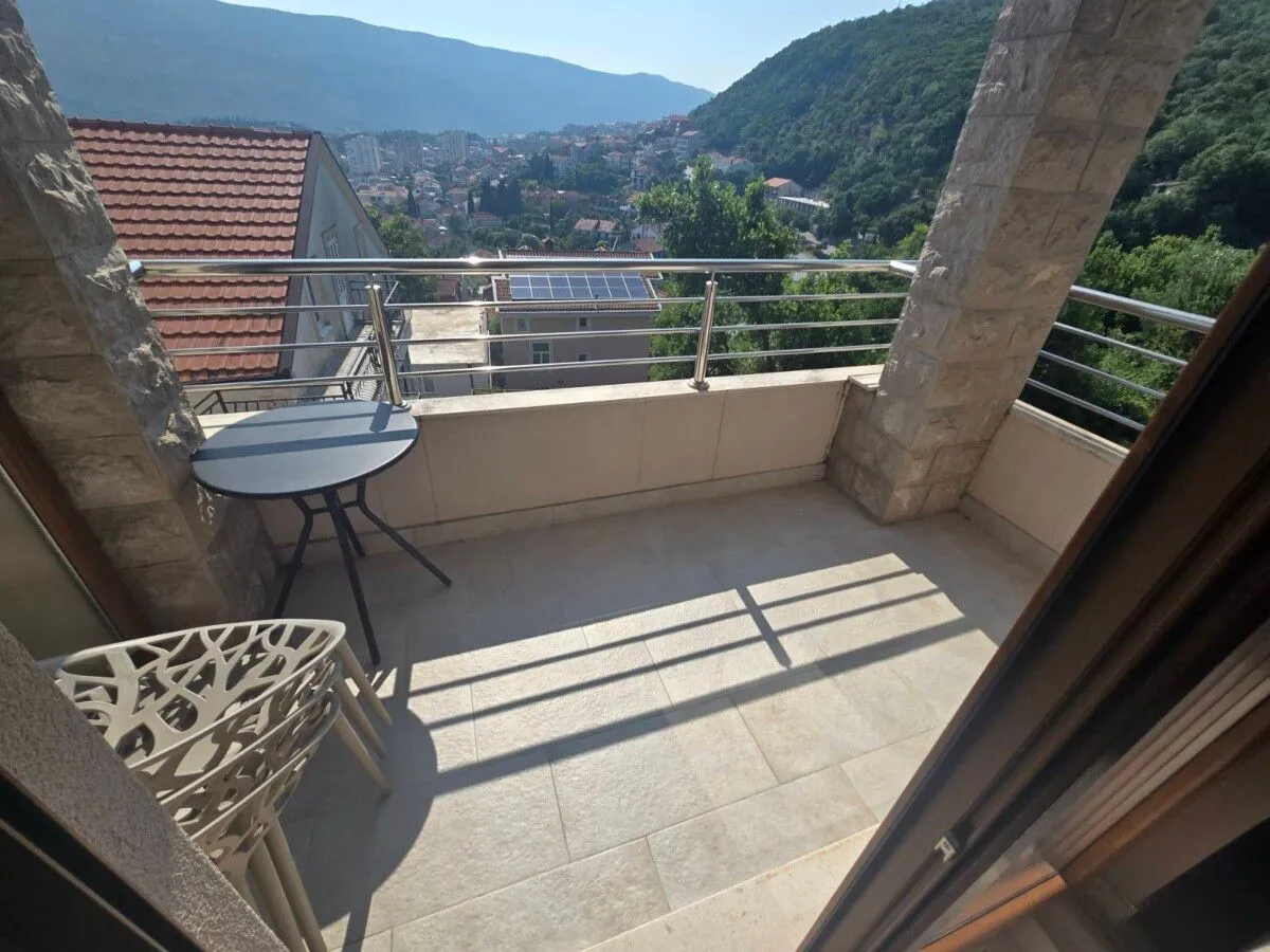 Prodaja, jednosoban stan, 44m², Centar, Herceg Novi