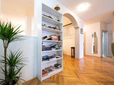 Izdavanje, trosoban stan, 120m², Podgorica, Crna Gora - image 15