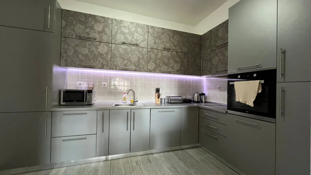 Izdavanje, dvosoban stan, 90m², City Kvart, Podgorica