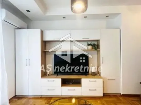 Izdavanje, dvosoban stan, 43m², Slavija, Vračar Sve Podlokacije - image 3