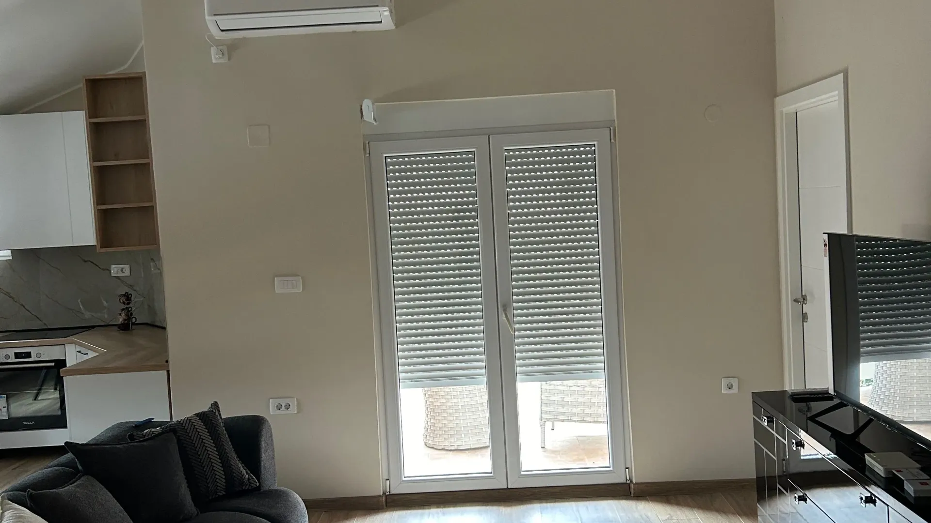 Izdavanje, dvosoban stan, 80m², Murtovina, Podgorica