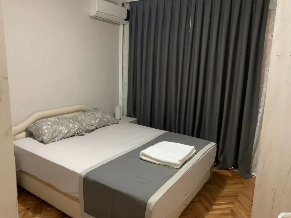 Izdavanje, dvosoban stan, 55m², Mrčevac, Tivat