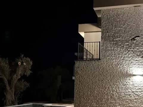 Prodaja, kuća, 225m², Centar, Bar - image 5