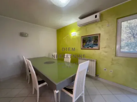 Izdavanje, trosoban stan, 130m², Donja Gorica, Podgorica - image 2