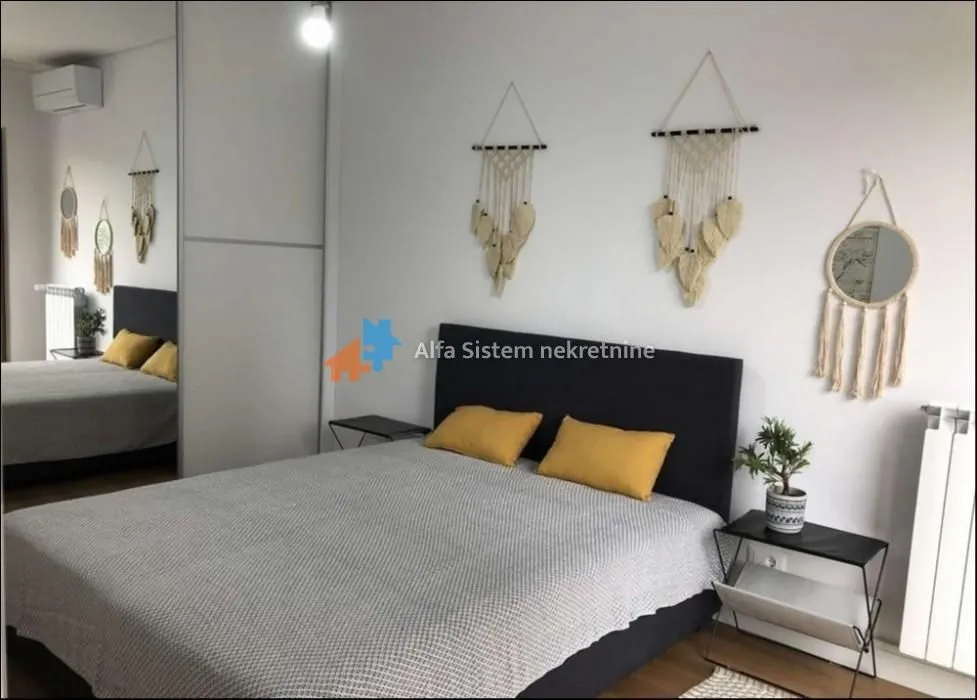 Izdavanje, dvosoban stan, 54m², Savski Venac, Beograd