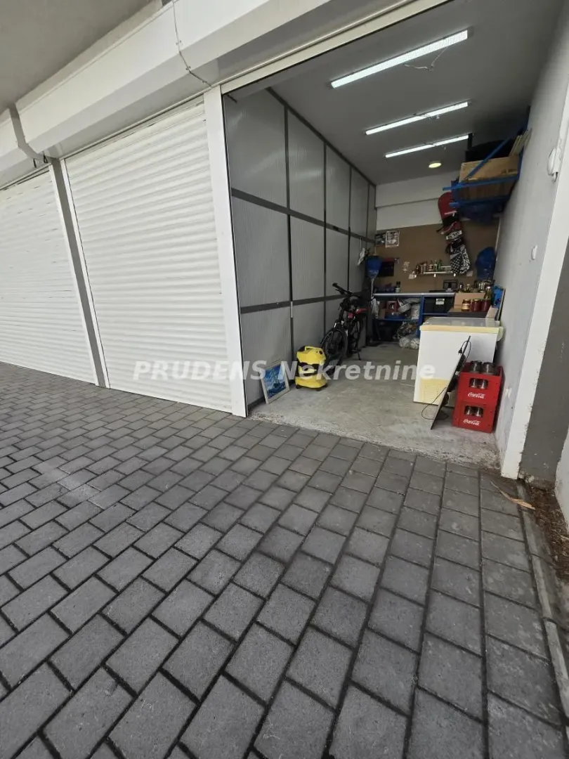 Prodaja, trosoban stan, 83m², Centar, Pančevo
