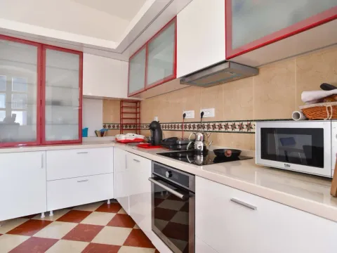 Sale, three bedroom apartment, 86m², Stari Grad, Budva - image 11