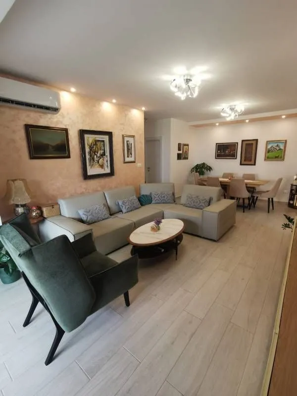 Sale, one bedroom apartment, 61m², Dobrota, Kotor