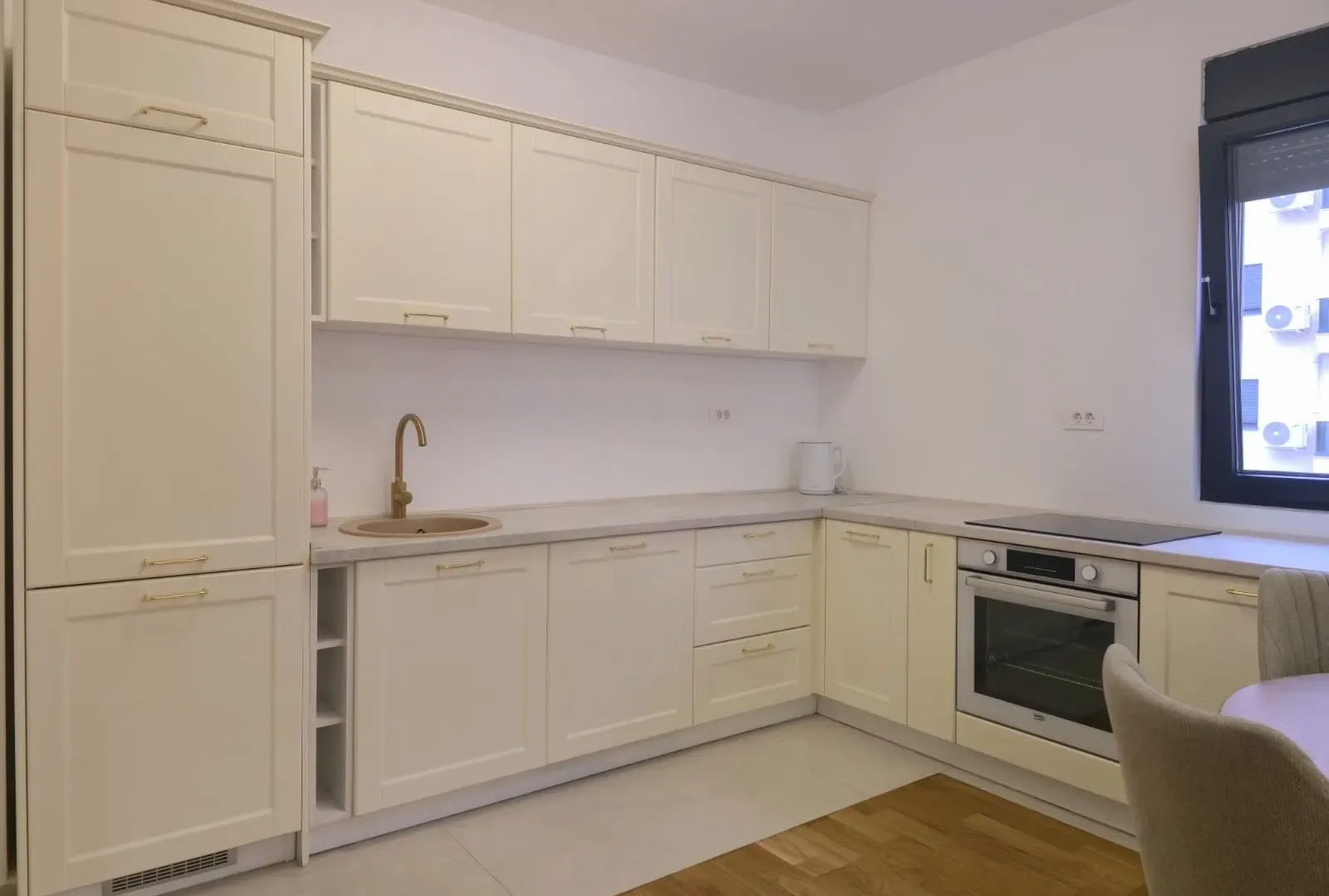 Izdavanje, jednosoban stan, 47m², City Kvart, Podgorica