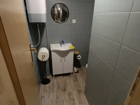 Izdavanje, poslovni prostor, 100m², Donja Gorica, Podgorica - image 13