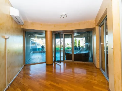 Izdavanje, dvosoban stan, 124m², Centar, Podgorica - image 15