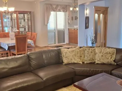 Prodaja, kuća, 180m², Bar, Crna Gora - image 7