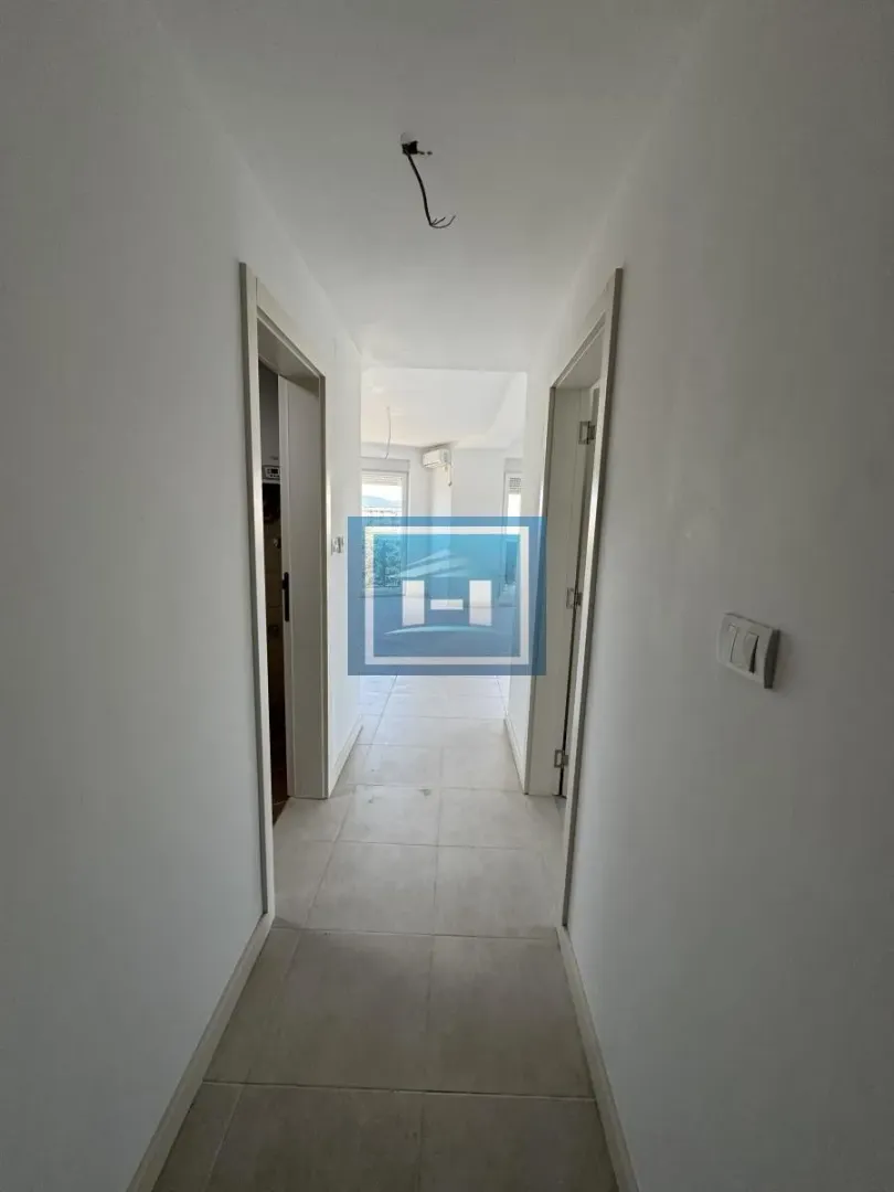 Prodaja, trosoban stan, 78m², Centar, Paraćin