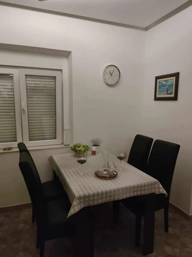 Prodaja, dvosoban stan, 60m², Seljanovo, Tivat