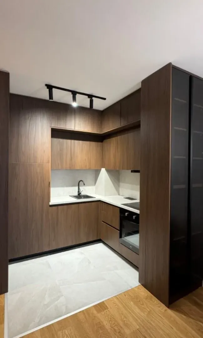 Izdavanje, jednosoban stan, 43m², Central Point, Podgorica