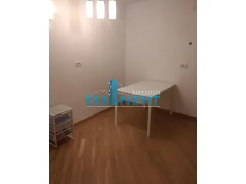Rent, four bedroom apartment, 110m², Neimar, Vračar Sve Podlokacije - image 6