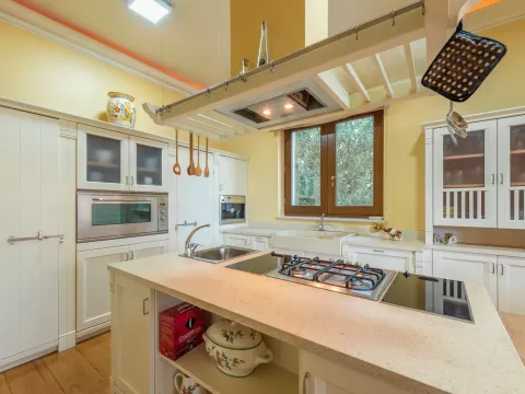 Prodaja, kuća, 1264m², Gospoština, Budva - image 10