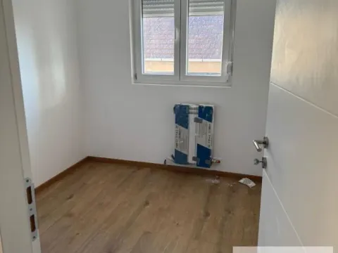 Prodaja, dvosoban stan, 56m², Centar, Stara Pazova - image 9