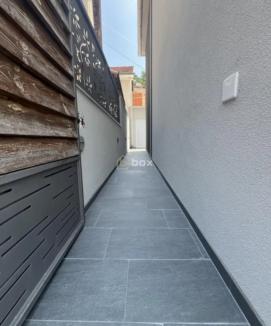 Rent, office space, 70m², Medijana, Niš